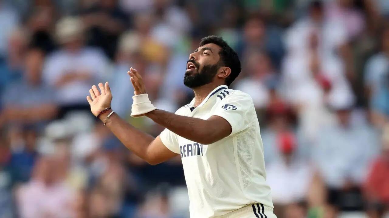 IND vs ENG Live, Day 3: Bumrah and co eye for early breakthrough